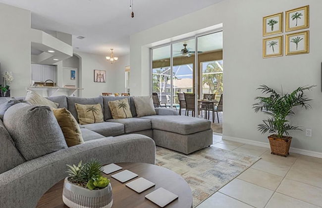 Family Friendly - Private Pool - Sleeps 10 - Foto 14