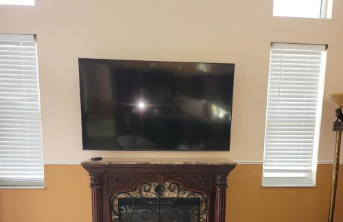 Luxurious 4-Bedroom House with Pool - Foto 24