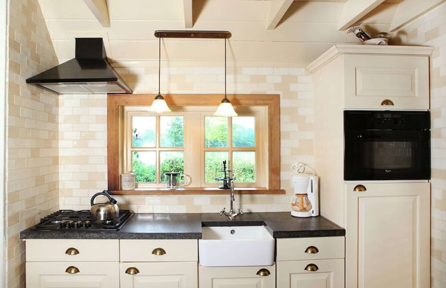 Cozy Apartment in Enschede Near Forest - Photo 27