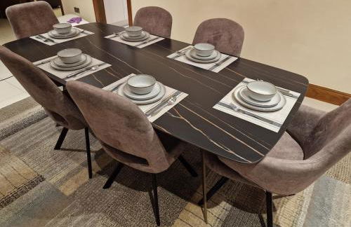 5 Bed 5 Bath Luxury Home Near Heathrow Free Parking - Foto 24