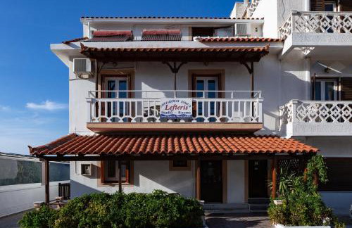 Lefteris Rooms - Foto 19