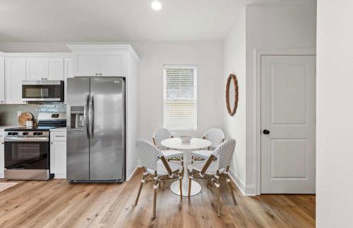 New Breezy Cottage - King Bed - Mini-Golf - Park - Foto 21