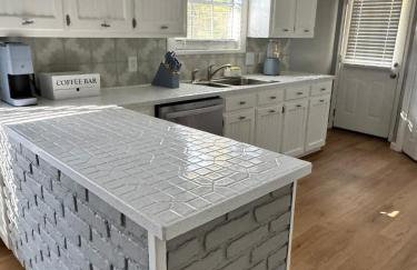 Cozy Family Getaway! - Photo 8