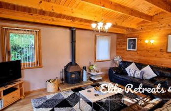 Elite Retreats 4U Lakeside Hot Tub Log Cabin with the fishing peg at Tattershall Lakes Park - Foto 12