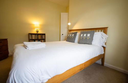 Oak House in Mid Wales with Log Burner By Seren Short Stays - Foto 13