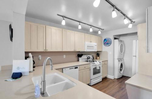 Curacao - Large 2x2 Waterfront Condo Great View Pool & Dock - Photo 6