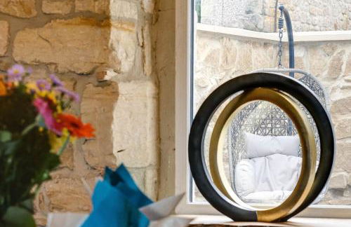 The Anchorage - sea views and beach on doorstep - Photo 20