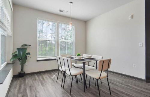 3BR King Bed Balcony North Raleigh - Foto 7