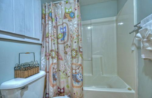 Bear Naked Hideaway - Relax in the hot tub with sounds from the nearby creek - Foto 28