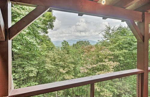 Yellow Mountain Blairsville Cabin with Scenic Deck - Foto 2