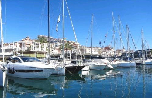 Rooftop pool near the beach and Barcelona - Photo 12
