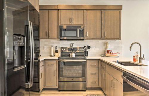 Spacious St George Townhome with Grill and Views! - Foto 10