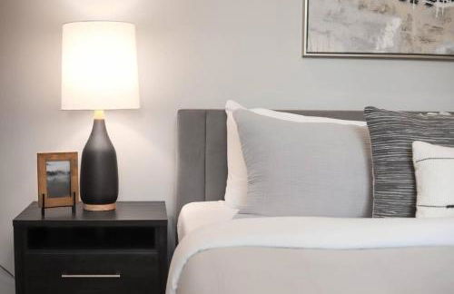 Zen Haus* Lavish Getaway w/ Gym, Sauna, Hot Tub - Foto 75