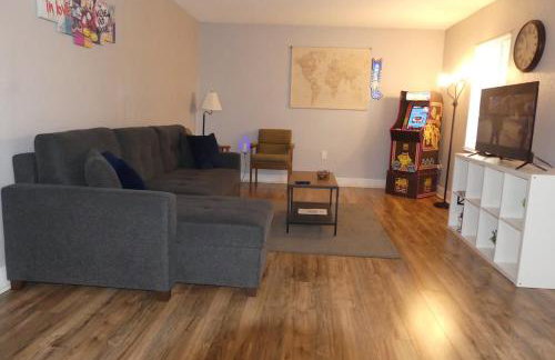 Beautiful 2-Bedroom Condo Near Universal and other Orlando Attractions, King Bed & Wi-Fi - Foto 1