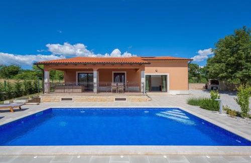 Villa Luna Tinjan, Pool and Wellness - Photo 11