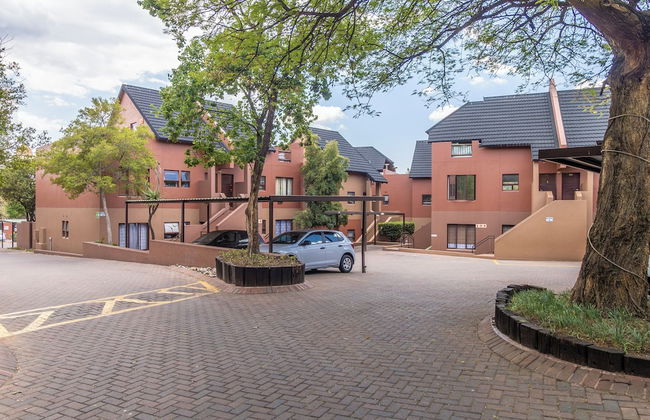 Exquisite 2 Bedroom Garden Townhouse in the Heart of Fourways - Photo 51
