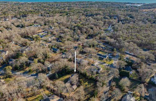 Cozy Cape Retreat with Fenced Yard Fire Pit - Foto 46