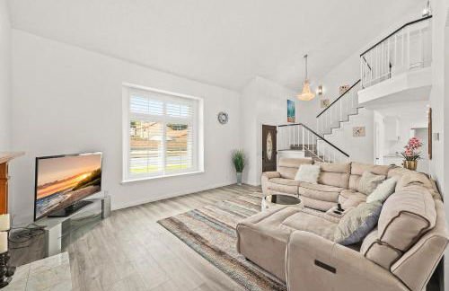 Newly Remodel Luxury Home with Hotel-Like Amenity - Foto 19