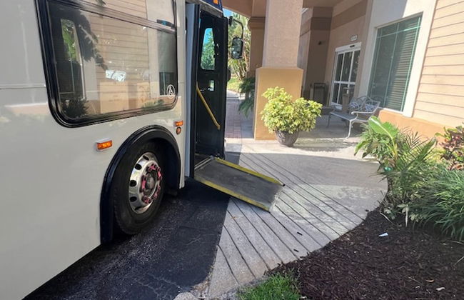 Disney Epic 1st Floor Shuttle - Foto 60