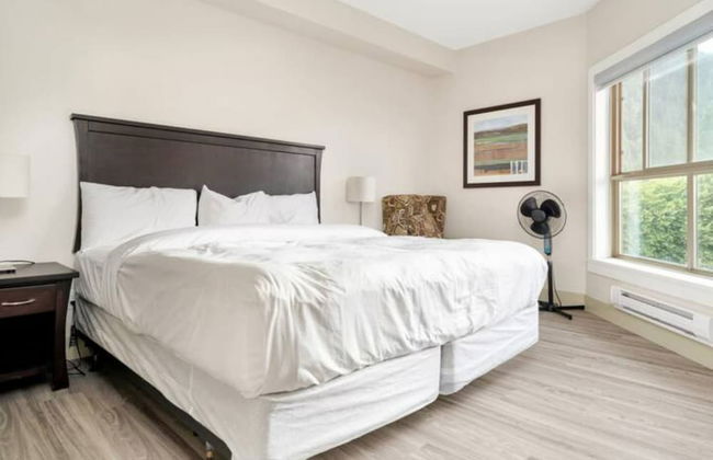 Penthouse Lake Home 3BR Amazing View - Photo 3