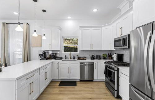 4BR Sleeps 12 Walk to Beach Pool Yard Dogs New 2023 Build - Foto 5