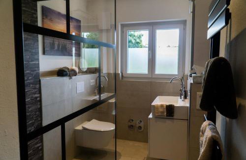 Komfort-Fewo mit Infrarotsauna & WLAN nahe Sorpesee - Haus am Krähenbach - Steinert - Photo 15