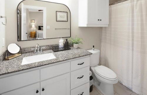 1 Bedroom Guest House Across the Street From Kyle Field - Foto 6