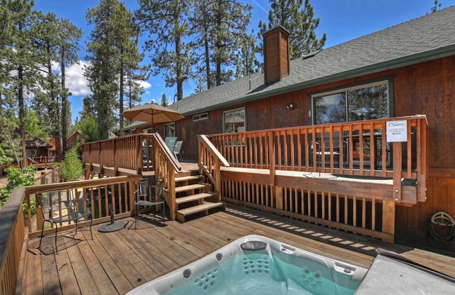 Teakwood Cozy Wood Cabin with Fireplace - Photo 46