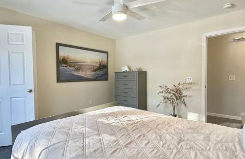 5BR Waterfront Hot Tub Kids Playscape Pets Family Compound! - Foto 15