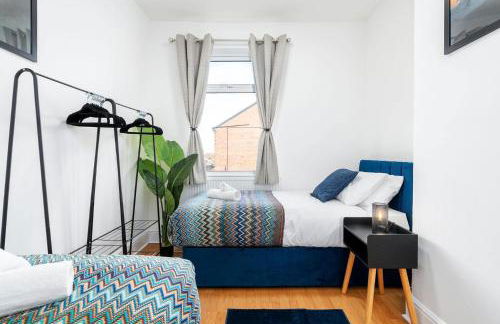 Contractor Friendly 4 Bedroom House in Hemsworth with 6 Beds and Garden - Foto 14