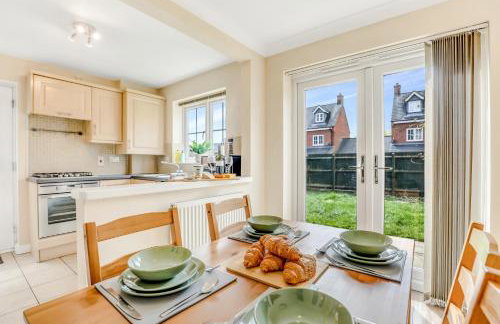 Charming 3-Bed Home with Garden & Parking - Foto 23