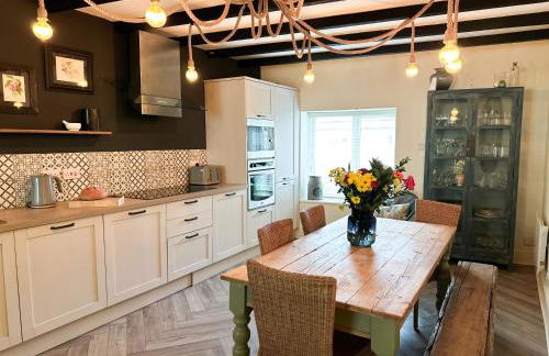 Harbour Way Cottage by Coast & Country Stays - Photo 15