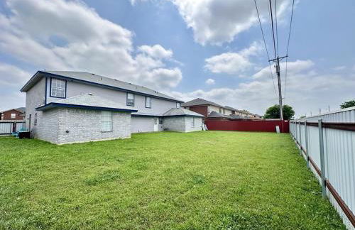 Modern 2BR Stay with Large Parking Pet Friendly - Foto 25