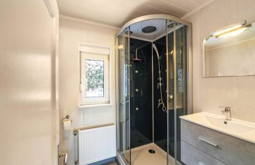 Spacious holiday home in Winterberg with terrace - Foto 24