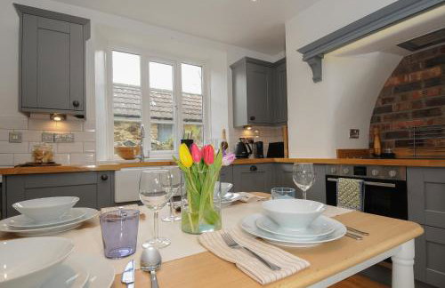 Hobbs Cottage - Photo 8