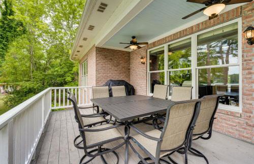 Beautiful Lake Sinclair Retreat with Dock and Deck! - Foto 6