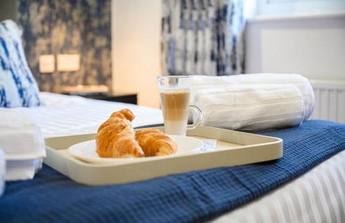 12 min to Airport - Free parking - Foto 12