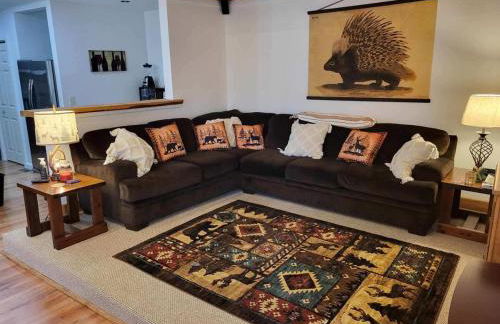 Spacious, modern, home by the lake! - Foto 31