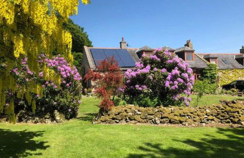 Serene Countryside Home with Manicured Gardens - Foto 31