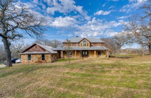 11 Mi to Downtown Denton Spacious Ranch Retreat - Photo 3
