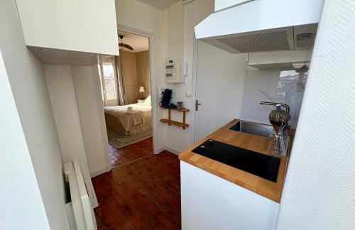 Suite Style Hôtel avec Balcon Vue Gare Netflix - Foto 11