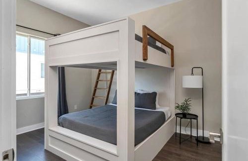 BRAND NEW Side by Side Homes - Sleeps 24 Guests - Foto 15