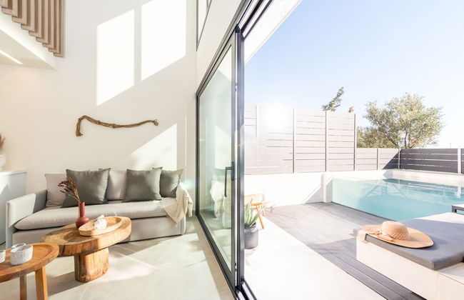 Serene seafront villas - Photo 36