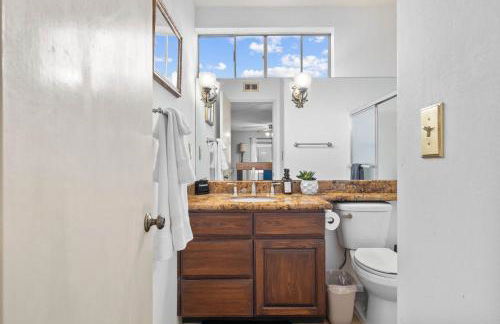 Mira Mesa Family Retreat 4BR with Balcony and Firepit - Photo 24