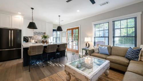 Butterfly Bungalow - Photo 1