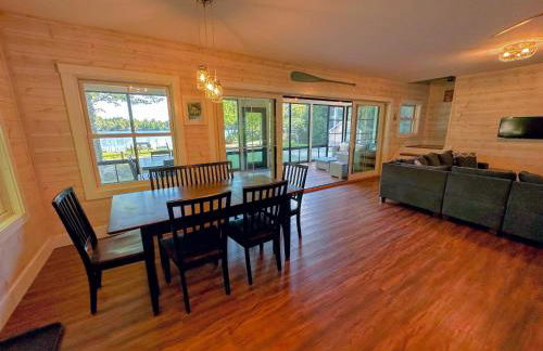 91WR Lake vibes and views at this waterfront home in the the White Mountains! Rest, relax, explore! - Foto 14