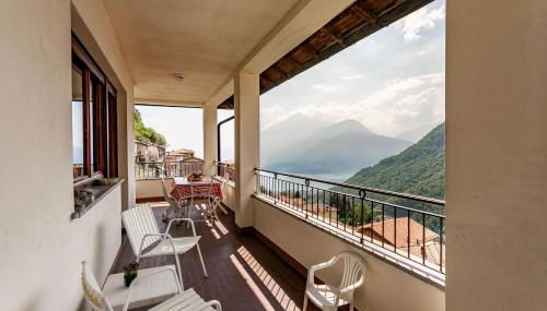 Sciura Elena's Terrace With Lake, Mounts & Valley by Halldis - Foto 5