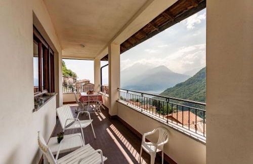 Sciura Elena's Terrace With Lake, Mounts & Valley by Halldis - Foto 5