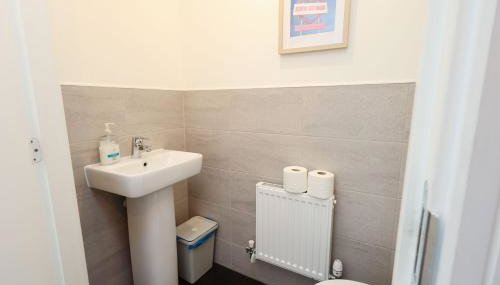 Contractor 4 Bed 2 BA 5 mins to Airport & Barry With Parking - Foto 5