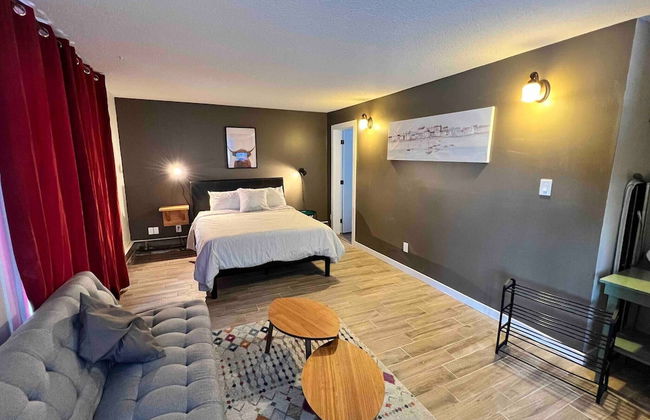 One Bedroom Condo Near Whyte Ave - Photo 5